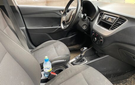 Hyundai Solaris II рестайлинг, 2018 год, 485 000 рублей, 5 фотография