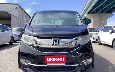 Honda Stepwgn IV, 2017 год, 1 900 000 рублей, 2 фотография