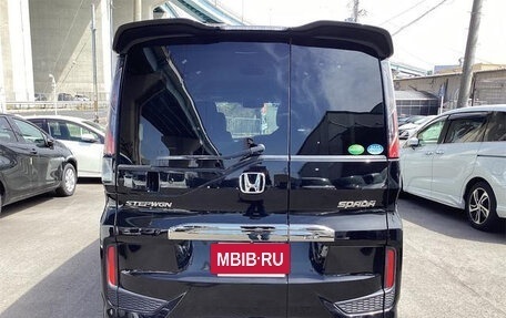 Honda Stepwgn IV, 2017 год, 1 900 000 рублей, 6 фотография