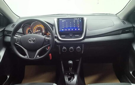 Toyota Yaris Cross, 2022 год, 1 200 000 рублей, 6 фотография