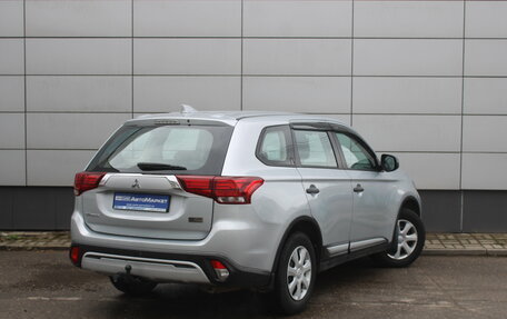 Mitsubishi Outlander III рестайлинг 3, 2021 год, 2 195 000 рублей, 6 фотография