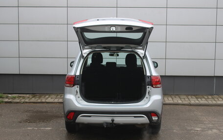 Mitsubishi Outlander III рестайлинг 3, 2021 год, 2 195 000 рублей, 13 фотография