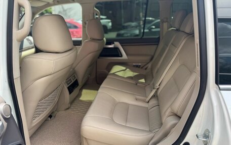 Toyota Land Cruiser 200, 2019 год, 7 460 000 рублей, 12 фотография