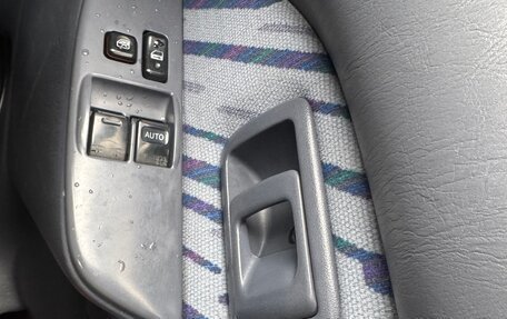 Toyota Land Cruiser Prado 90 рестайлинг, 1998 год, 1 240 000 рублей, 11 фотография