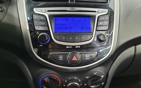 Hyundai Solaris II рестайлинг, 2012 год, 895 000 рублей, 12 фотография