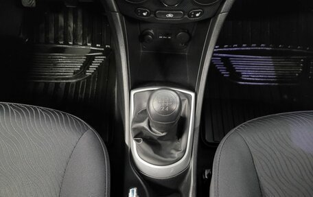 Hyundai Solaris II рестайлинг, 2012 год, 895 000 рублей, 13 фотография