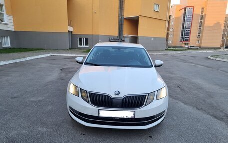 Skoda Octavia, 2018 год, 2 000 000 рублей, 3 фотография