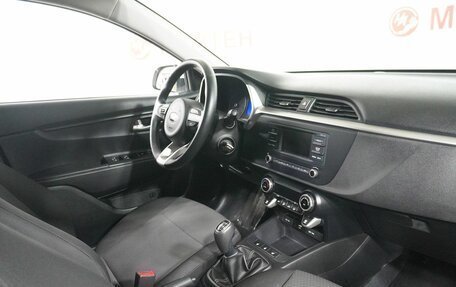 KIA Rio IV, 2021 год, 1 830 000 рублей, 10 фотография