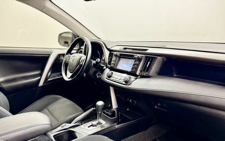 Toyota RAV4, 2016 год, 2 567 000 рублей, 12 фотография