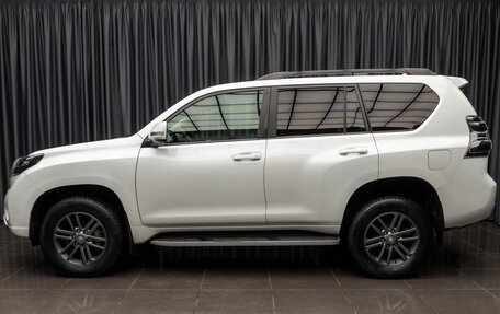 Toyota Land Cruiser Prado 150 рестайлинг 2, 2017 год, 4 190 000 рублей, 6 фотография