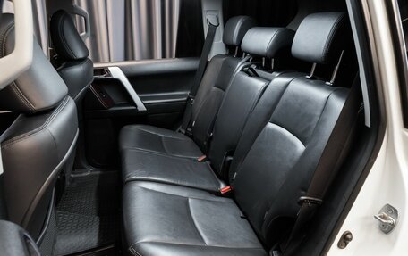 Toyota Land Cruiser Prado 150 рестайлинг 2, 2017 год, 4 190 000 рублей, 8 фотография