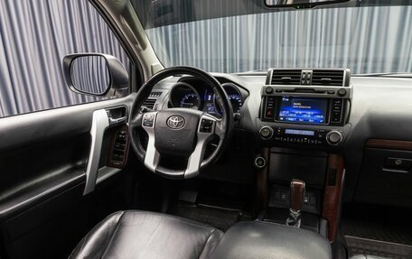 Toyota Land Cruiser Prado 150 рестайлинг 2, 2017 год, 4 190 000 рублей, 10 фотография