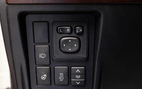 Toyota Land Cruiser Prado 150 рестайлинг 2, 2017 год, 4 190 000 рублей, 21 фотография