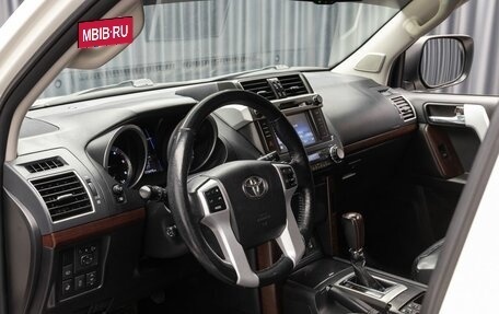 Toyota Land Cruiser Prado 150 рестайлинг 2, 2017 год, 4 190 000 рублей, 11 фотография