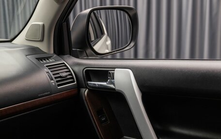 Toyota Land Cruiser Prado 150 рестайлинг 2, 2017 год, 4 190 000 рублей, 23 фотография