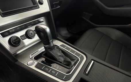 Volkswagen Passat B8 рестайлинг, 2015 год, 1 600 000 рублей, 13 фотография