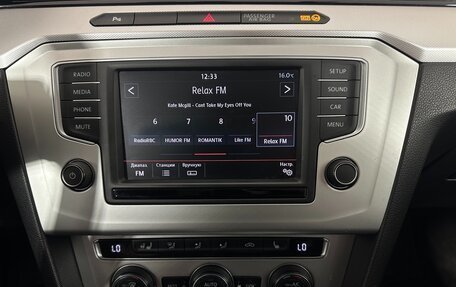 Volkswagen Passat B8 рестайлинг, 2015 год, 1 600 000 рублей, 12 фотография