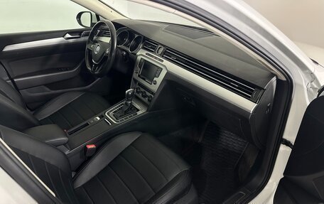 Volkswagen Passat B8 рестайлинг, 2015 год, 1 600 000 рублей, 14 фотография