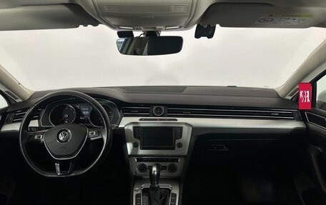 Volkswagen Passat B8 рестайлинг, 2015 год, 1 600 000 рублей, 7 фотография