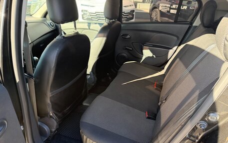 Renault Logan II, 2014 год, 685 000 рублей, 24 фотография