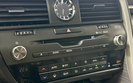 Lexus RX IV рестайлинг, 2018 год, 4 200 000 рублей, 16 фотография