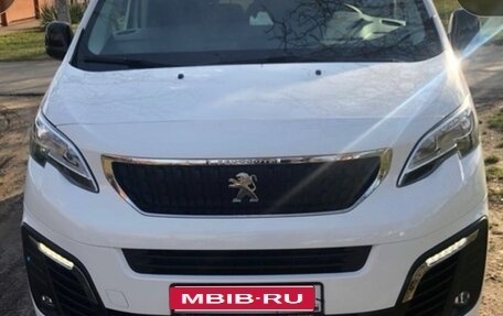 Peugeot Traveller I, 2021 год, 3 000 000 рублей, 1 фотография