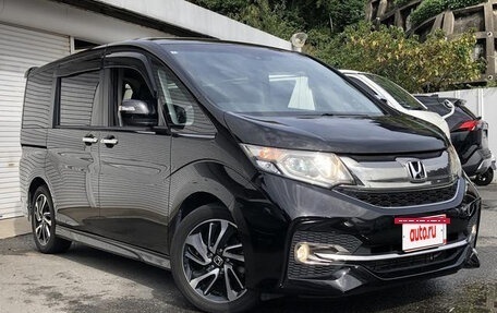 Honda Stepwgn IV, 2017 год, 1 550 000 рублей, 2 фотография