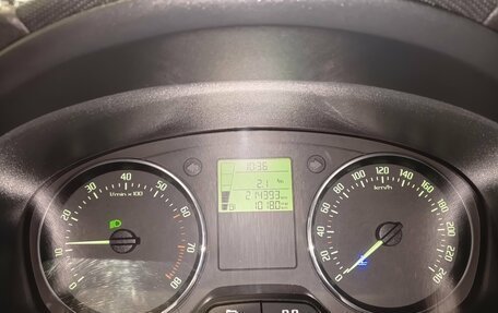 Skoda Fabia II, 2011 год, 389 000 рублей, 8 фотография