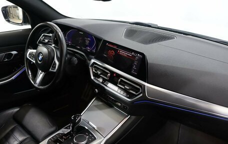 BMW 3 серия, 2019 год, 3 390 000 рублей, 10 фотография