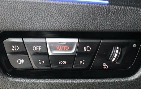 BMW 3 серия, 2019 год, 3 390 000 рублей, 13 фотография