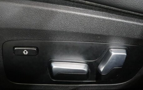 BMW 3 серия, 2019 год, 3 390 000 рублей, 12 фотография