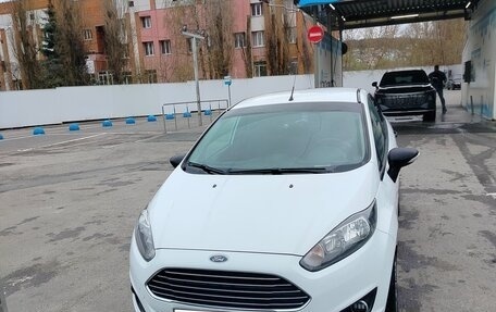 Ford Fiesta, 2015 год, 810 000 рублей, 2 фотография