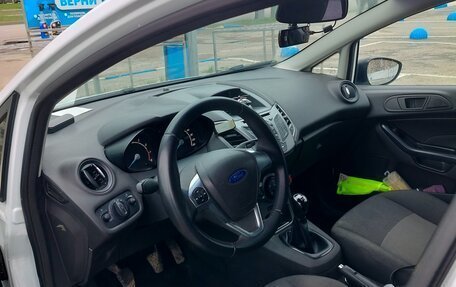 Ford Fiesta, 2015 год, 810 000 рублей, 12 фотография