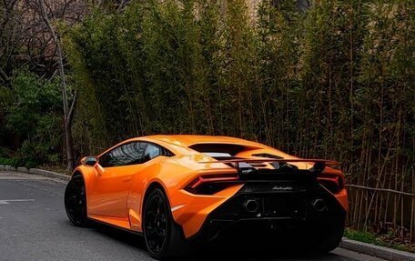 Lamborghini Huracán, 2023 год, 27 590 000 рублей, 5 фотография