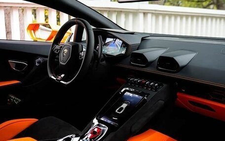 Lamborghini Huracán, 2023 год, 27 590 000 рублей, 7 фотография