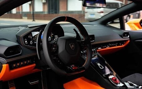 Lamborghini Huracán, 2023 год, 27 590 000 рублей, 6 фотография