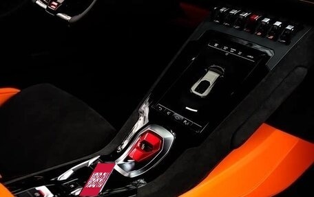 Lamborghini Huracán, 2023 год, 27 590 000 рублей, 8 фотография