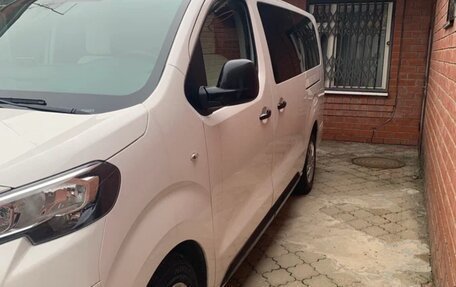 Peugeot Traveller I, 2021 год, 3 000 000 рублей, 9 фотография