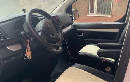 Peugeot Traveller I, 2021 год, 3 000 000 рублей, 6 фотография