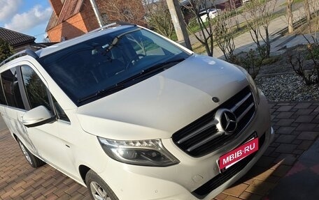 Mercedes-Benz V-Класс, 2015 год, 3 500 000 рублей, 3 фотография