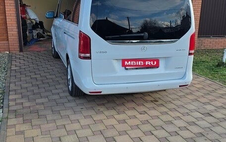 Mercedes-Benz V-Класс, 2015 год, 3 500 000 рублей, 5 фотография