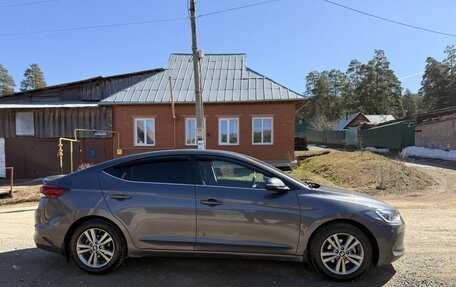 Hyundai Elantra VI рестайлинг, 2016 год, 1 560 000 рублей, 4 фотография
