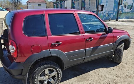 Chevrolet Niva I рестайлинг, 2018 год, 850 000 рублей, 5 фотография