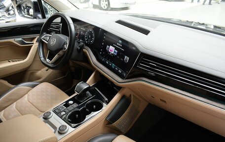 Volkswagen Touareg III, 2021 год, 5 799 000 рублей, 22 фотография