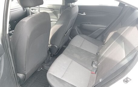 KIA Rio IV, 2017 год, 1 000 000 рублей, 3 фотография