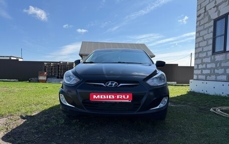 Hyundai Solaris II рестайлинг, 2014 год, 680 000 рублей, 1 фотография