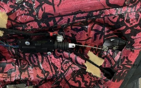 Toyota Avensis III рестайлинг, 2000 год, 560 000 рублей, 25 фотография