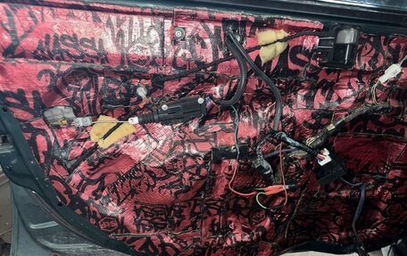 Toyota Avensis III рестайлинг, 2000 год, 560 000 рублей, 26 фотография