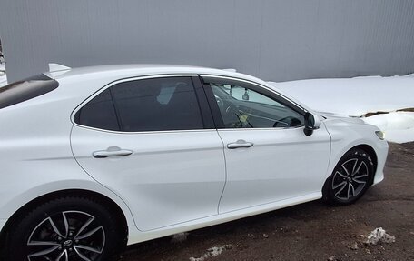 Toyota Camry, 2019 год, 2 340 000 рублей, 2 фотография