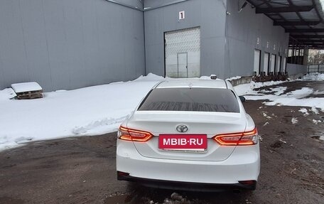 Toyota Camry, 2019 год, 2 340 000 рублей, 4 фотография